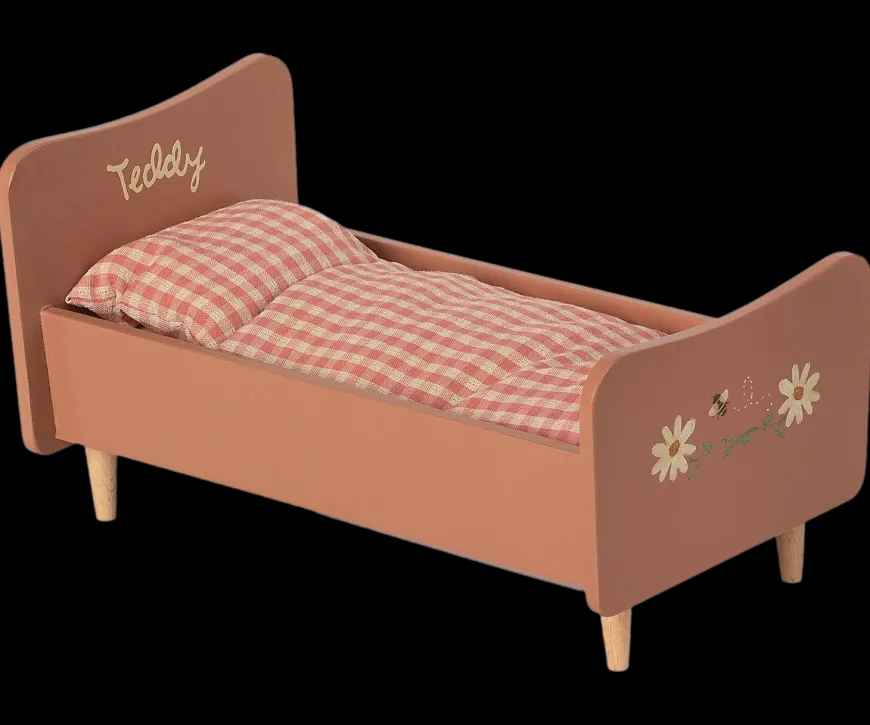 New Bed For Teddy Mum - Rose Dollhouse Furniture