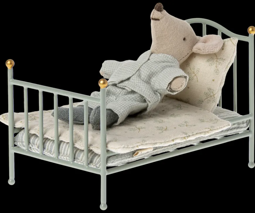 Best Sale Vintage Bed, Mouse - Mint Royal & Castle